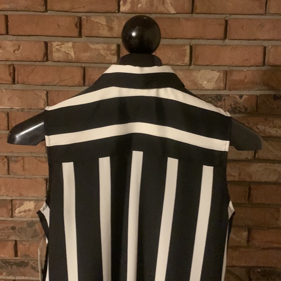 NWT Bar III size small Sleeveless Button Down Top Stripped Black and White - Picture 7 of 12